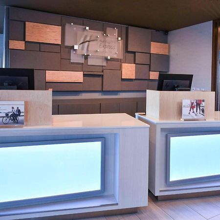 Holiday Inn Express & Suites - Madisonville By Ihg Eksteriør bilde