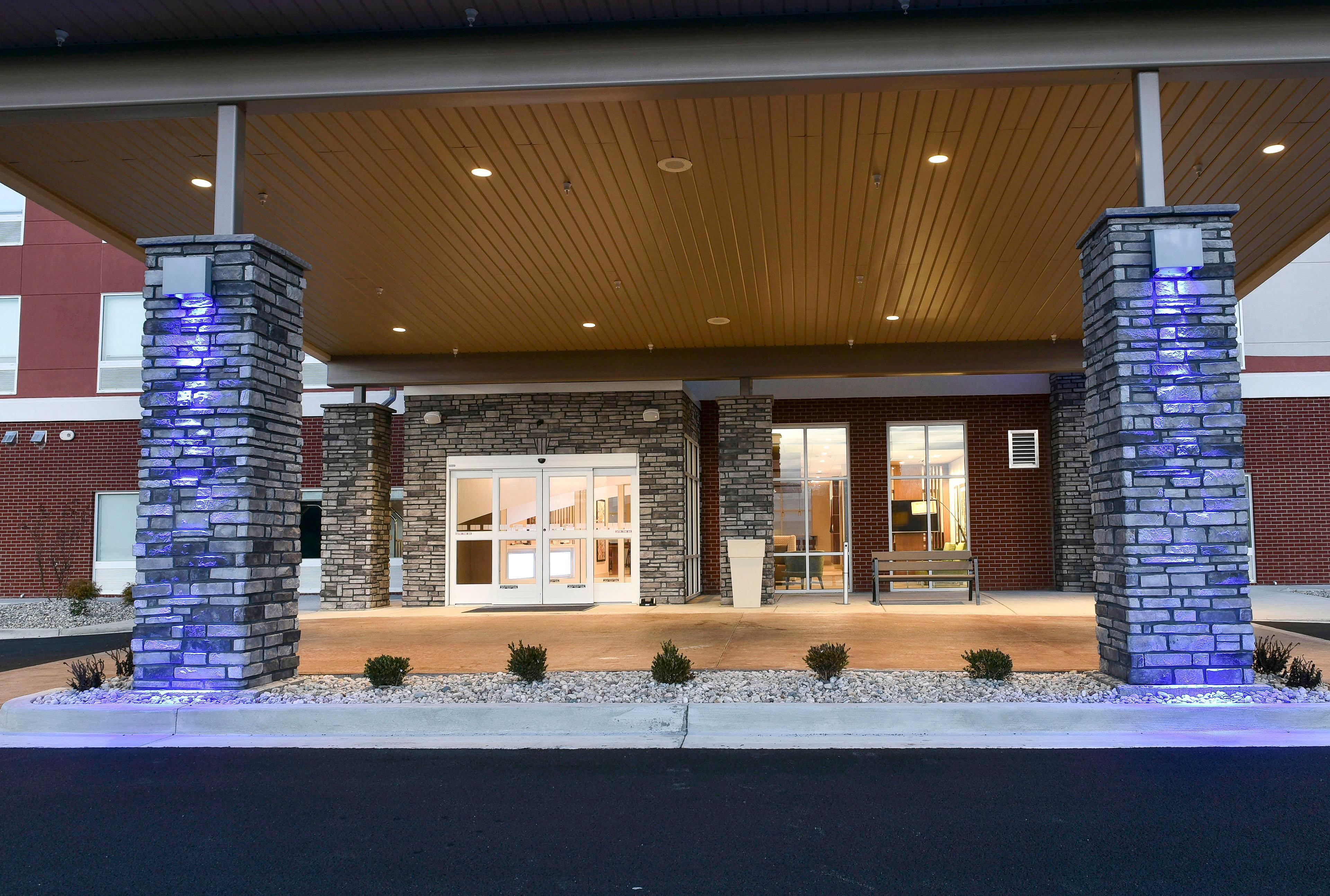 Holiday Inn Express & Suites - Madisonville By Ihg Eksteriør bilde